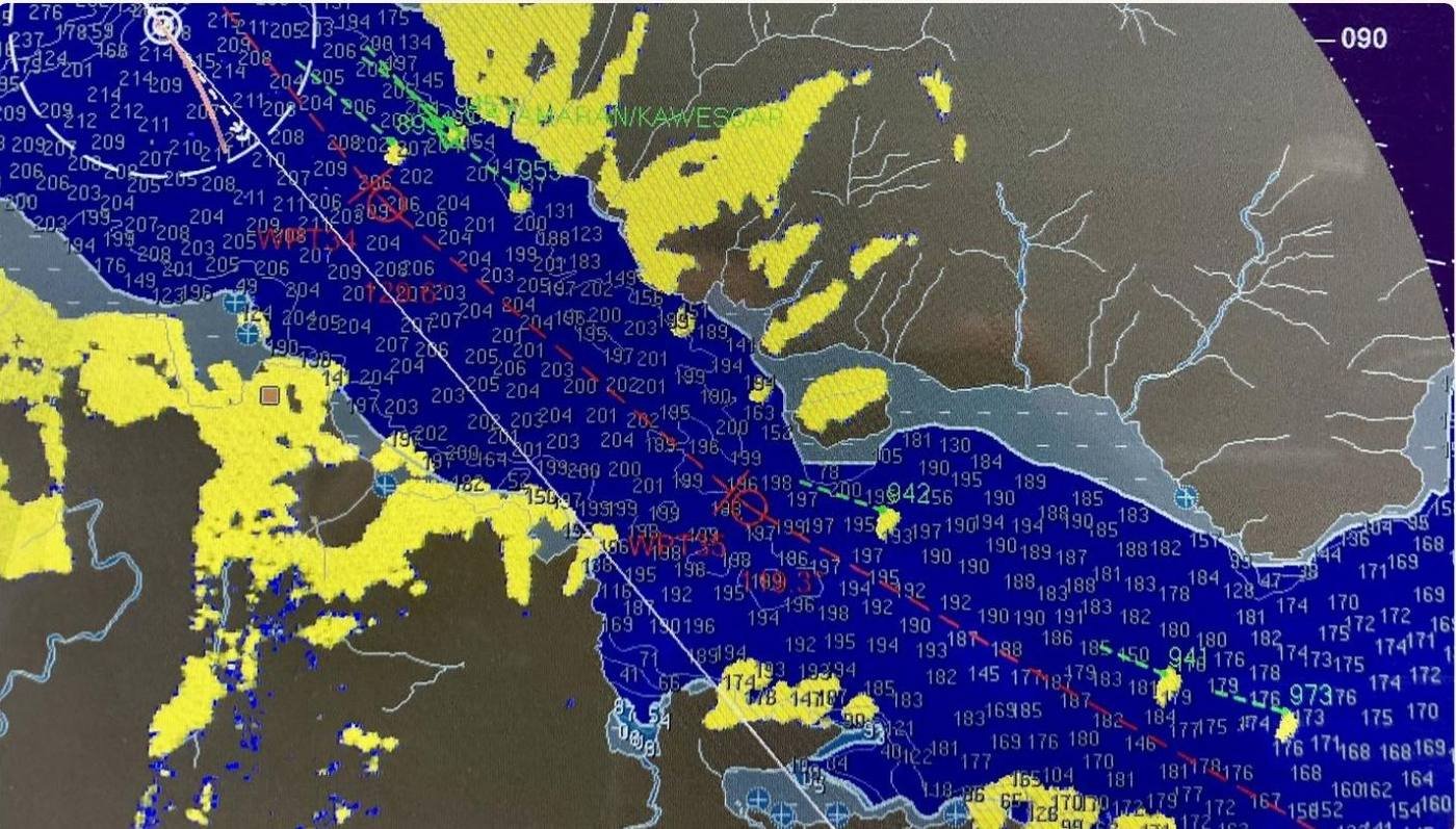 ECDIS route planning through the strait's narrows